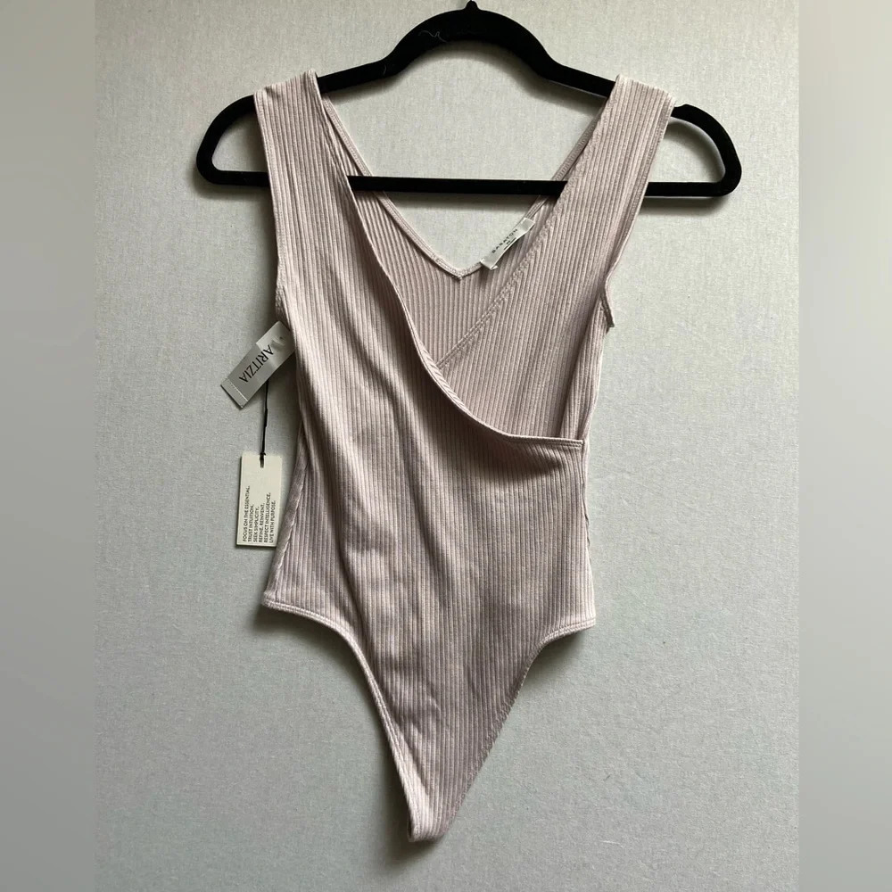 NWT Babaton Aritzia Cross Front Ribbed Knit Tank Bodysuit Lilac Purple Size XS